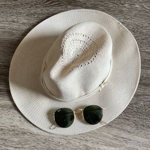 Round Ray-band sunglasses